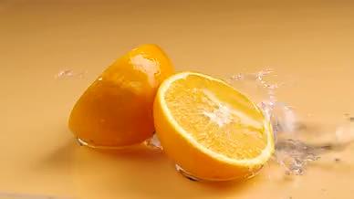 升格橙子新鲜水果脐橙入水落水视频的预览图
